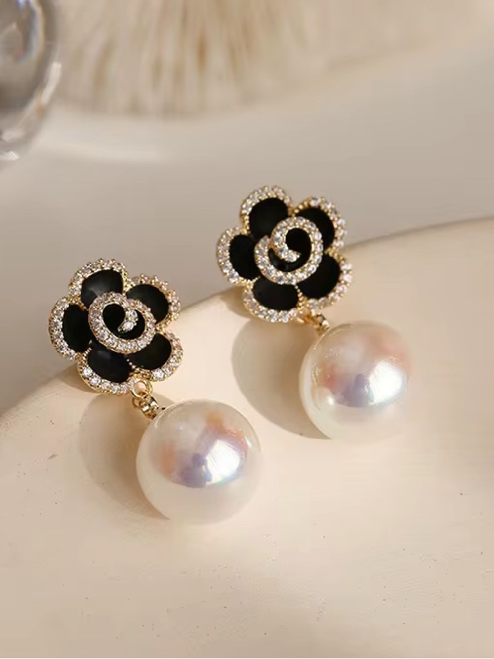 Elegant Black Flower Pearl Drop Earrings